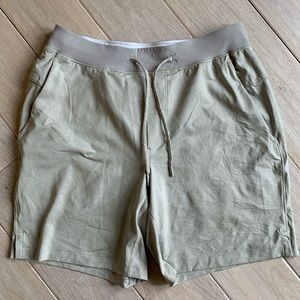 Lululemon T.H.E. Short 7” Mesh Linerless men’s short size Medium